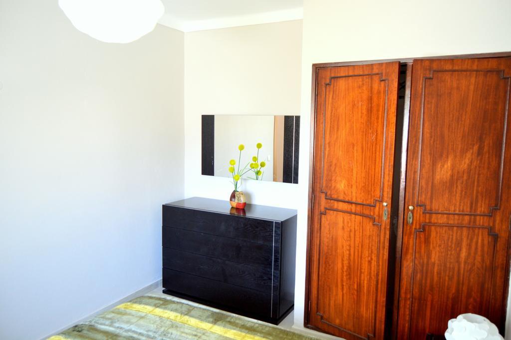 Apartamento Glamour Apartment Манта Рота Стая снимка
